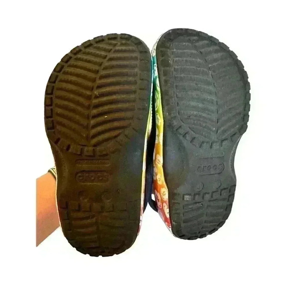 CROCS Size J1 Classic Disney Mickey Mouse Rainbow Celebration - Picture 8 of 10